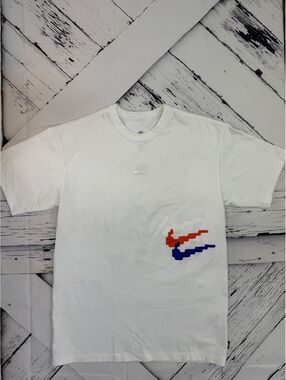 Nike Streetwear White Double Swoosh Glitch Art Graphic Tee Men’s Small